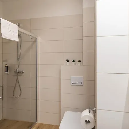 Apartment Rent Like Home - Apartament Kolo Brzegu III *